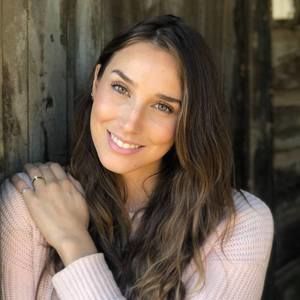 Meet your Posher, María